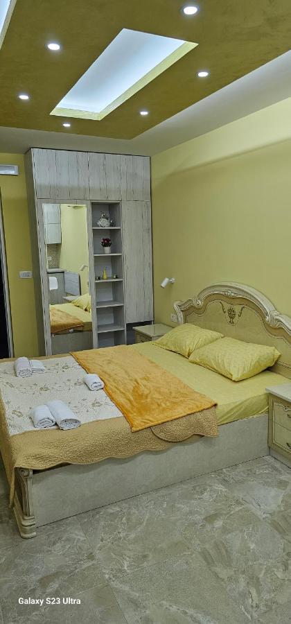 Ekonomic Apartmani Golubovci Buitenkant foto
