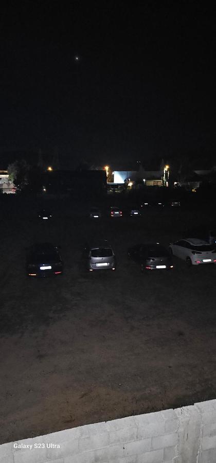 Ekonomic Apartmani Golubovci Buitenkant foto