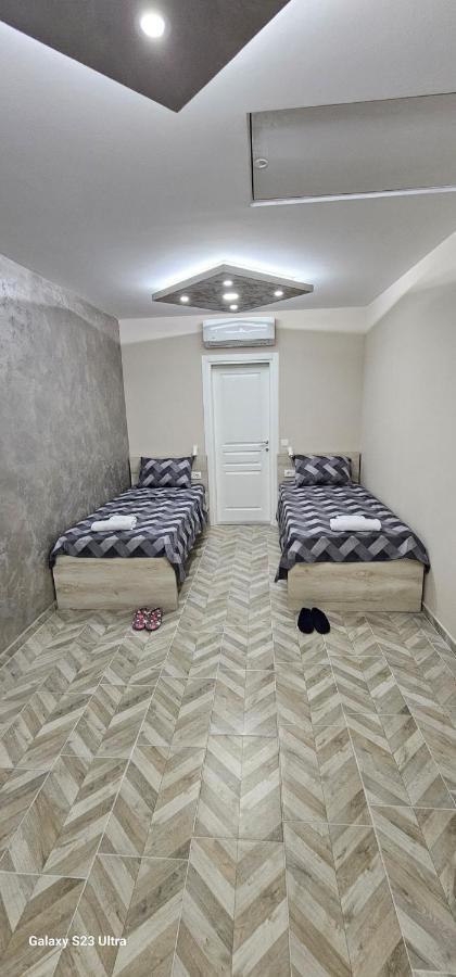 Ekonomic Apartmani Golubovci Buitenkant foto